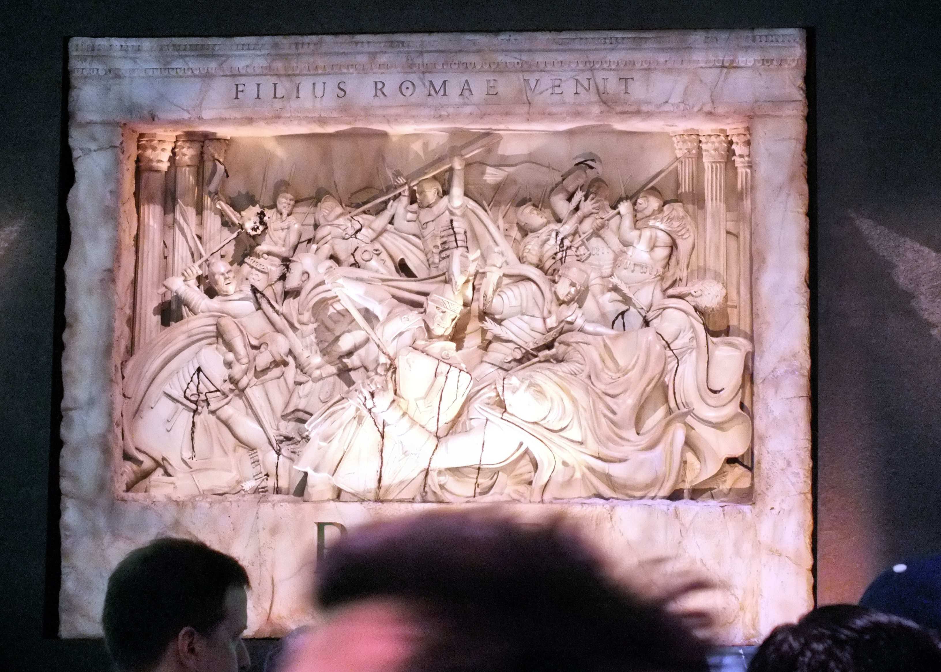 Демо-зона Ryse на выставке E3 2013 рядом с витриной Xbox One